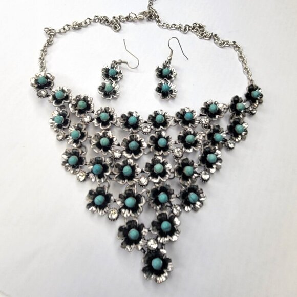 Silver Turquoise Rhinestone Flower Bib Necklace - Picture 13 of 16